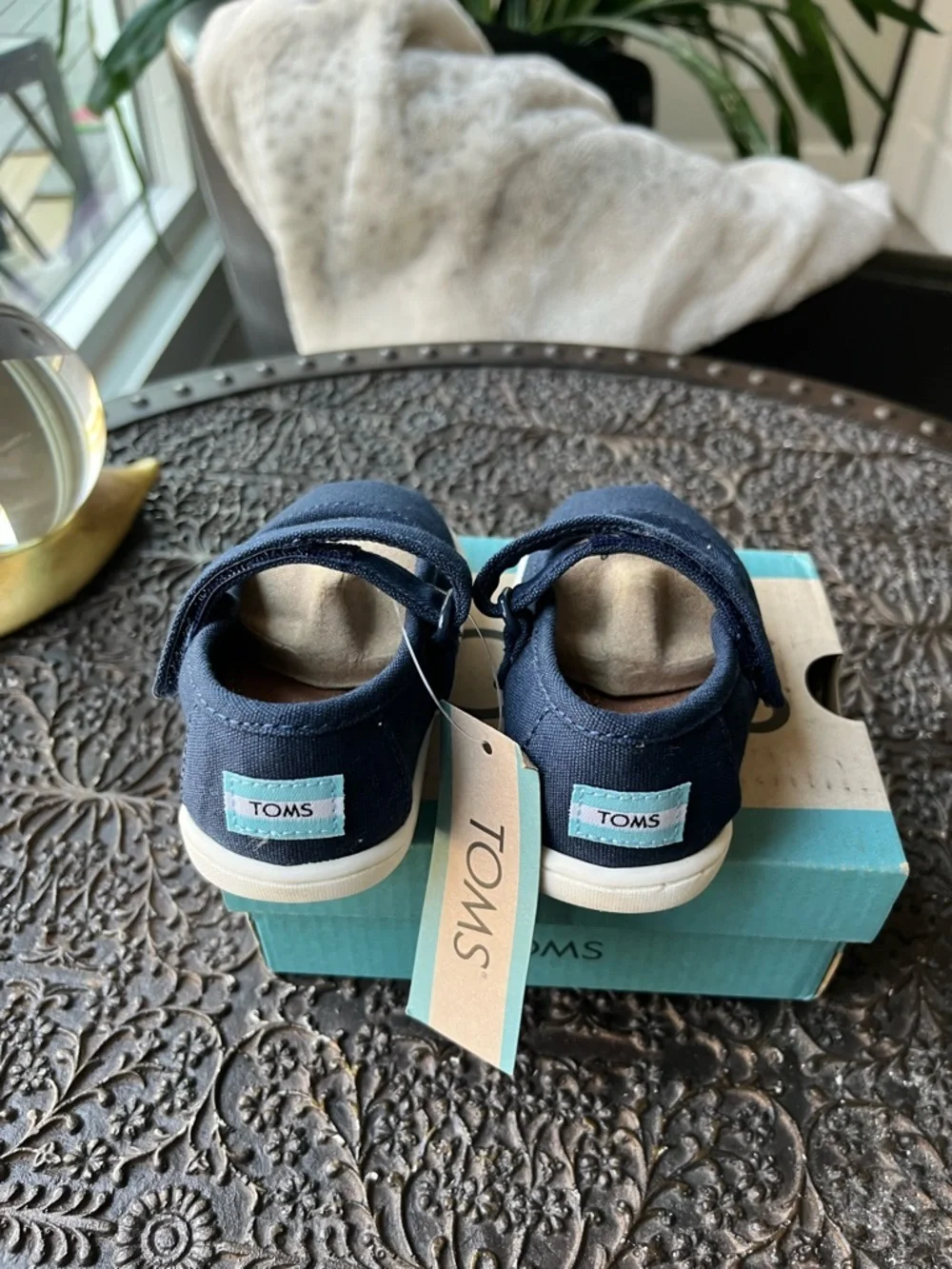 TOMS TINY CANVAS MARY JANE SHOES IN NAVY 4 TODDLERS